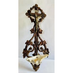 Crucifix Bénitier En Bois Sculpté 